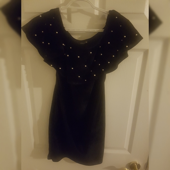 Black Pearl Dress - Picture 2 of 2